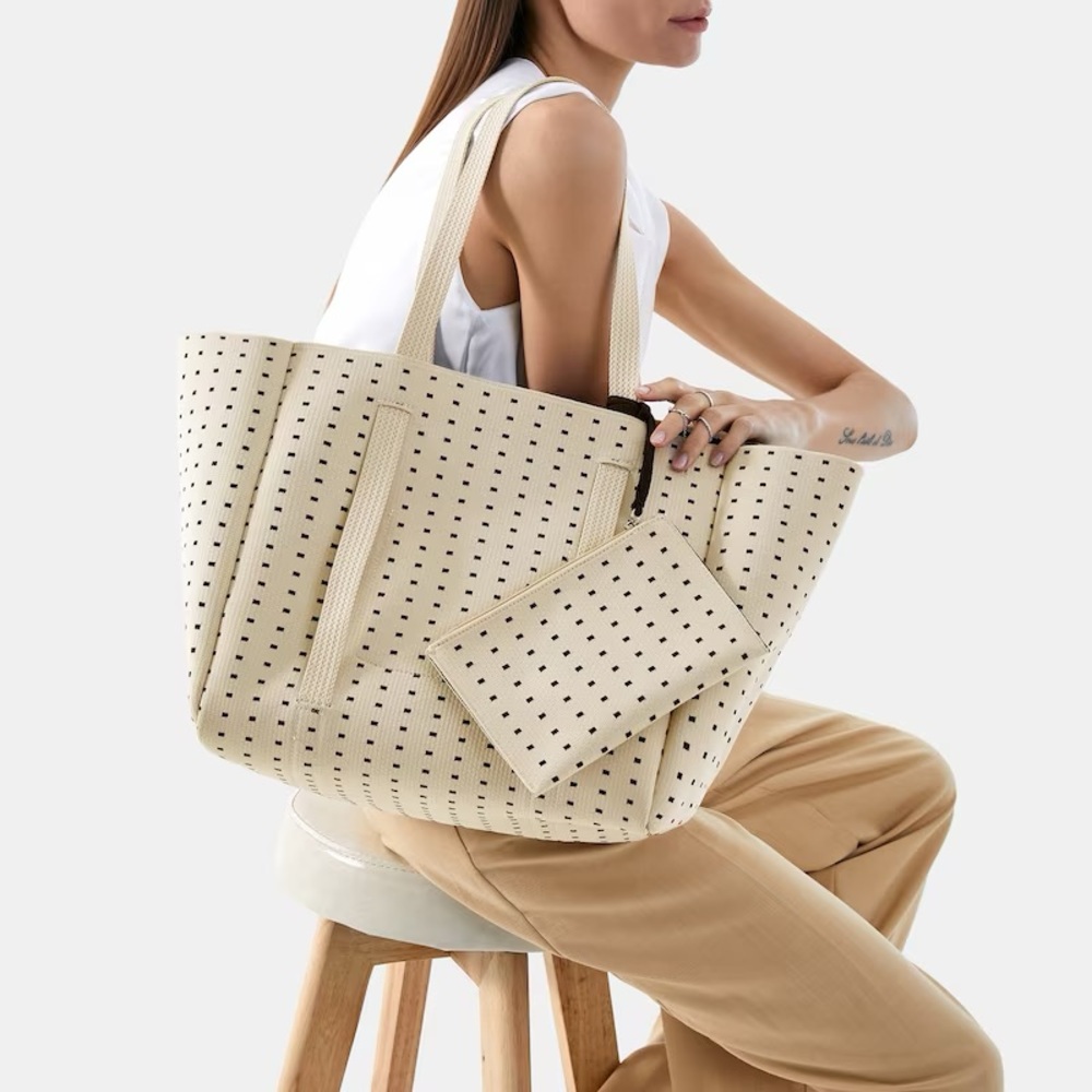 Vivaia Polka Dot Tote Bag (can be flipped inside out)